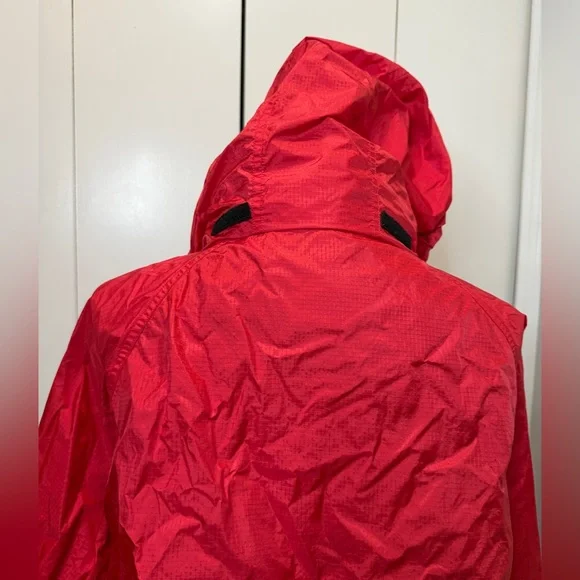 The North Face Men’s  Vibrant Red Ski Jacket Waterproof - Picture 8 of 13